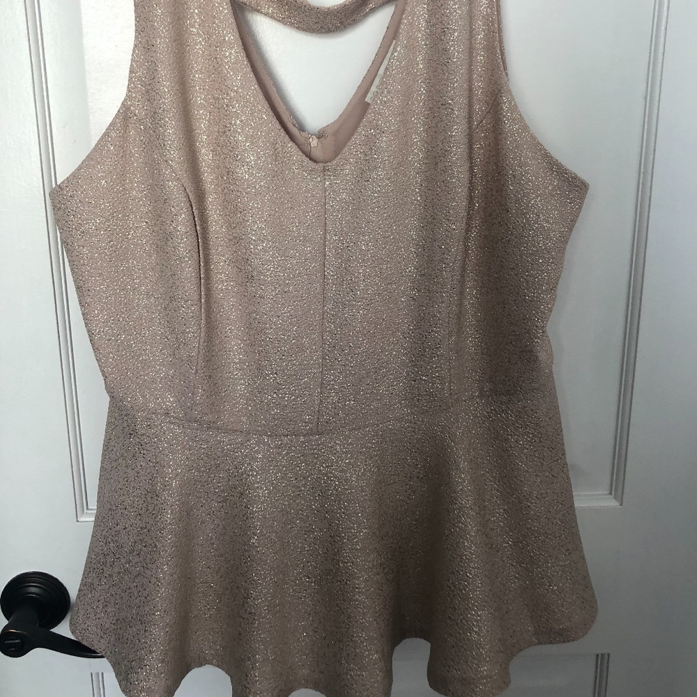 New Forever 21 Gold top size 2x